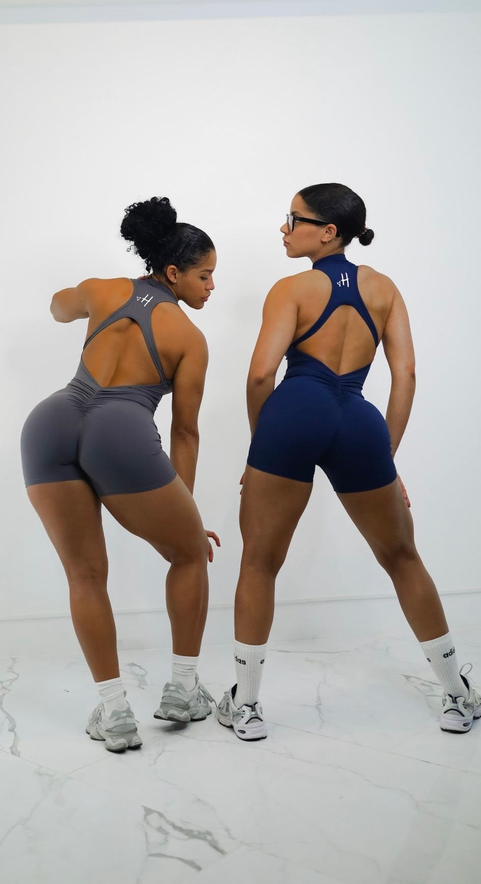 Body Cuello alto con cierre Short Negro